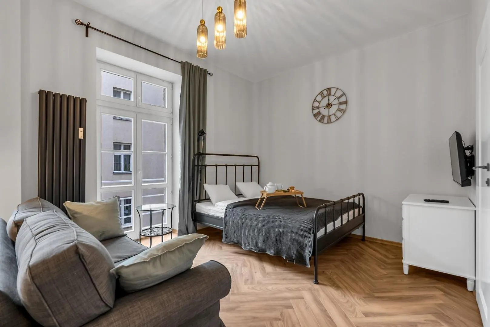 Chocimska Studio - Top Location, Tram&Shops Nearby - By Rentujemy contacts
