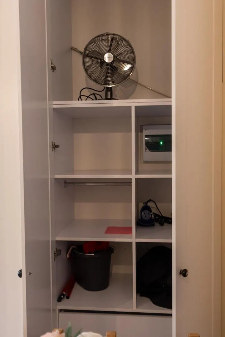 Apartman Chocimska Studio - Top Location, Tram&Shops Nearby - By Rentujemy Varsó
