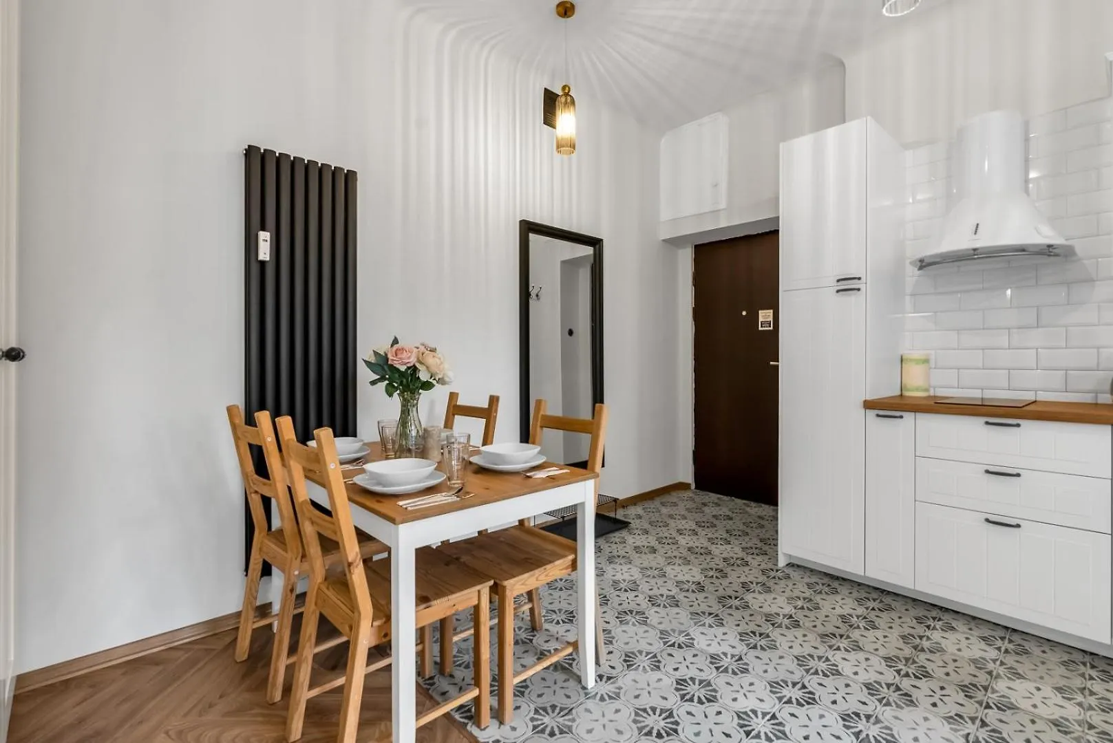 Chocimska Studio - Top Location, Tram&Shops Nearby - By Rentujemy Warsaw Poland